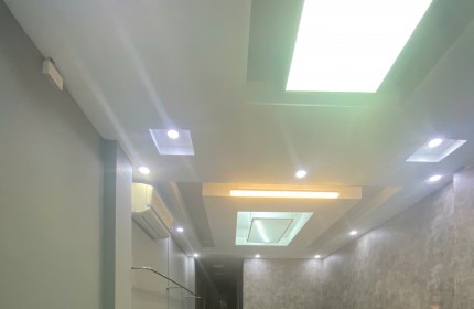 Cho thuê nhà mặt phố Đông Các - Đống Đa - 90m - 2 tầng - 28 triệu làm  showroom, spa, quần áo